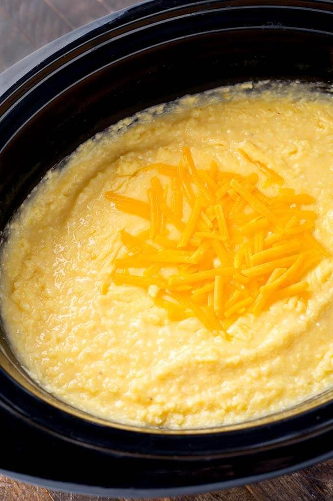  Creamy, cheesy grits ready to be enjoyed!