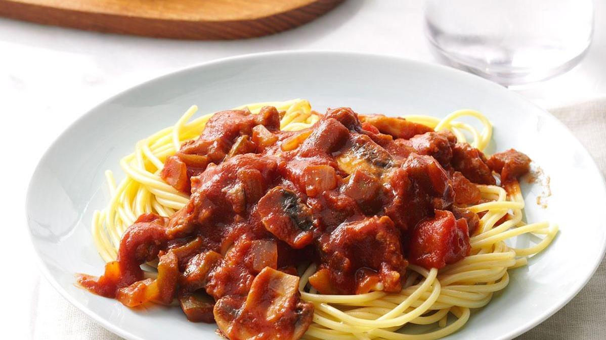 Delicious Southern BBQ Spaghetti: A Finger-Licking Treat