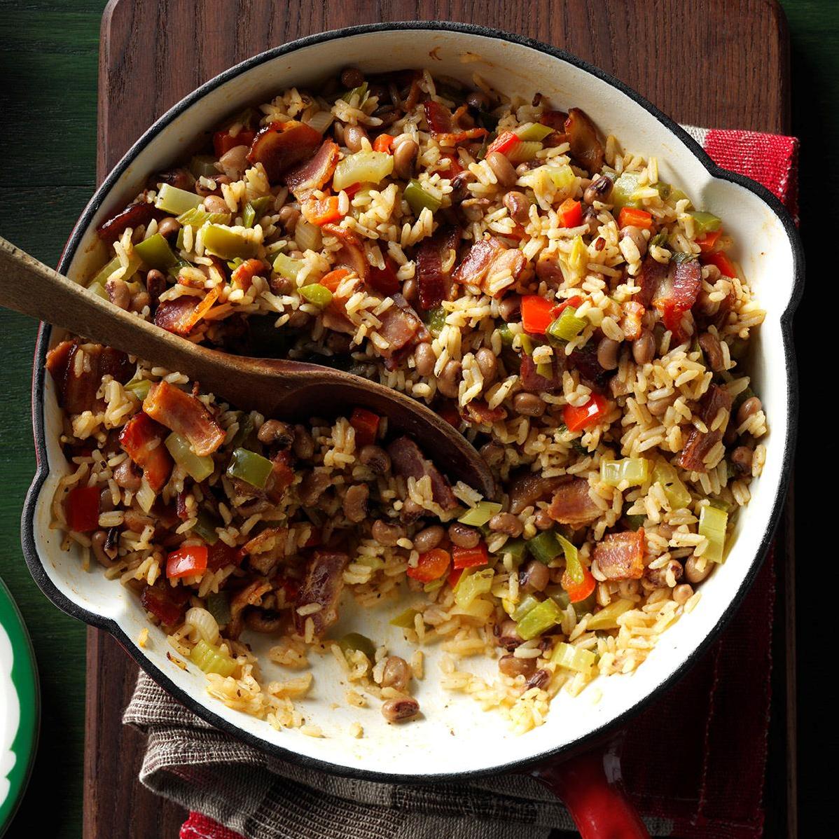  Delicious and filling Southern Style Black-Eyed Peas and Rice Hopping John Recipe!