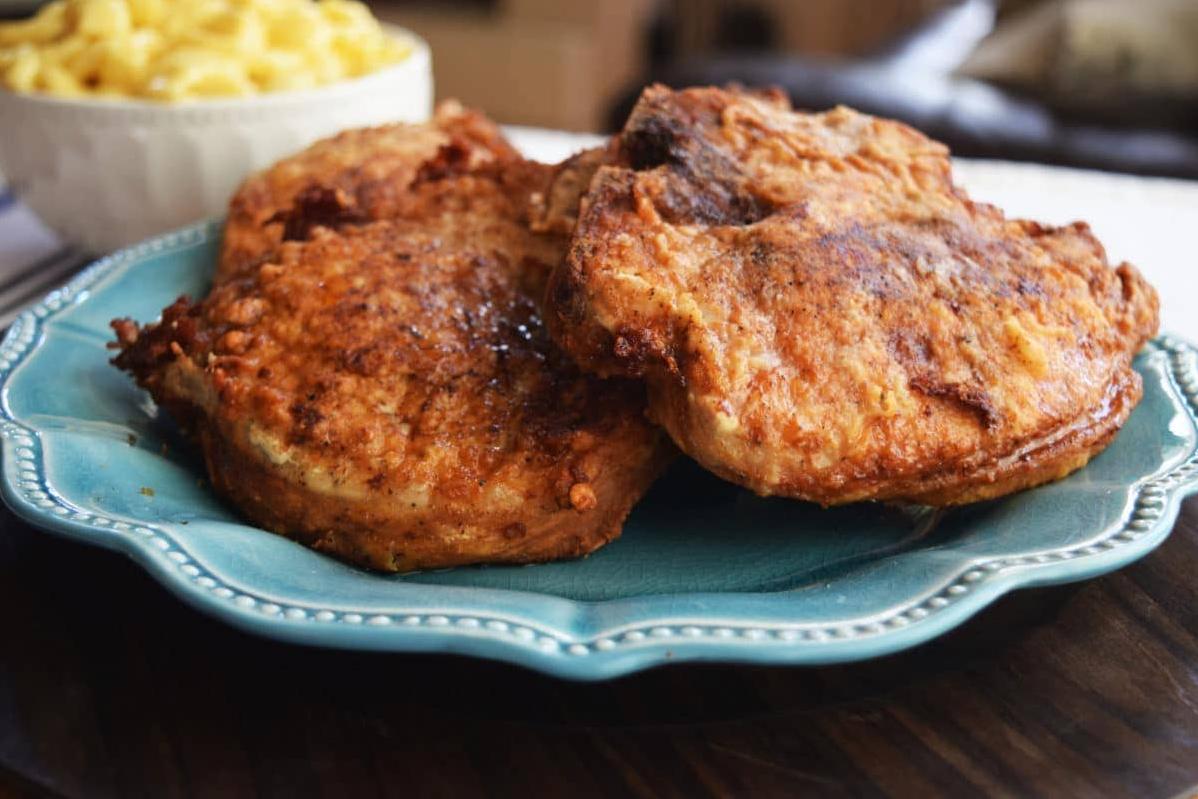  Get ready to sink your teeth into these mouth-watering pork chops!