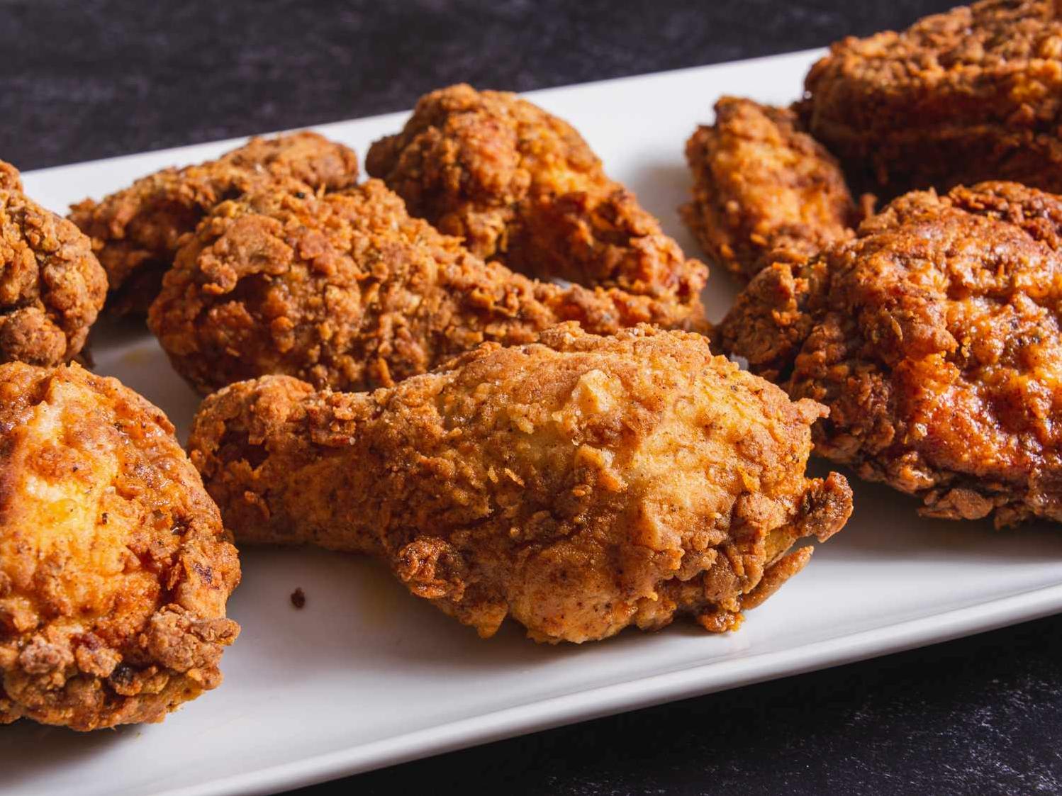  Golden and crispy chicken, full of southern flavor!