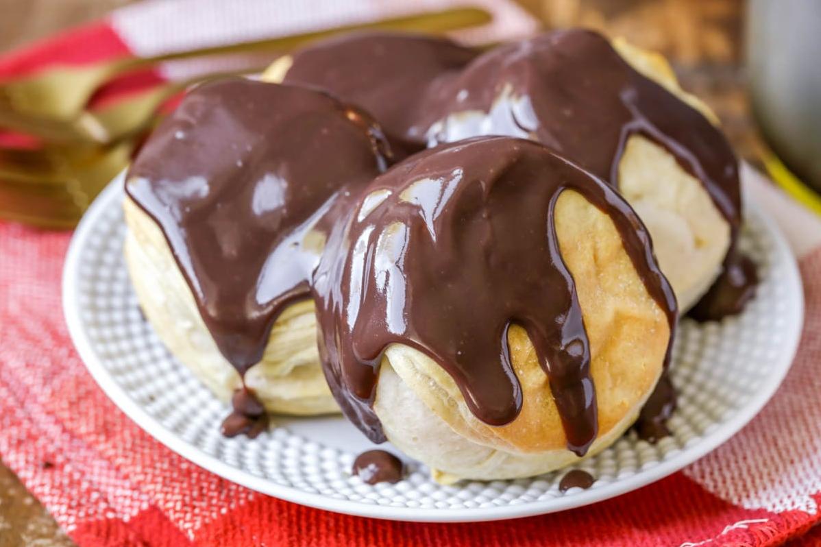  Satisfy your sweet tooth with this southern-style chocolate gravy.