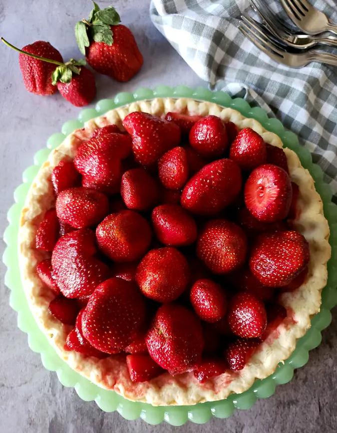 Mouth-watering Southern Strawberry Pie Recipe