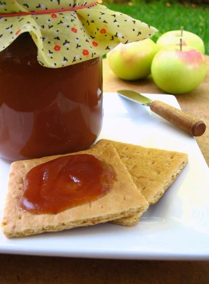 Fall in love with this homemade Apple Butter recipe