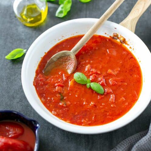 Simple Tomato Sauce Recipe: Perfect for any Pasta Dish!