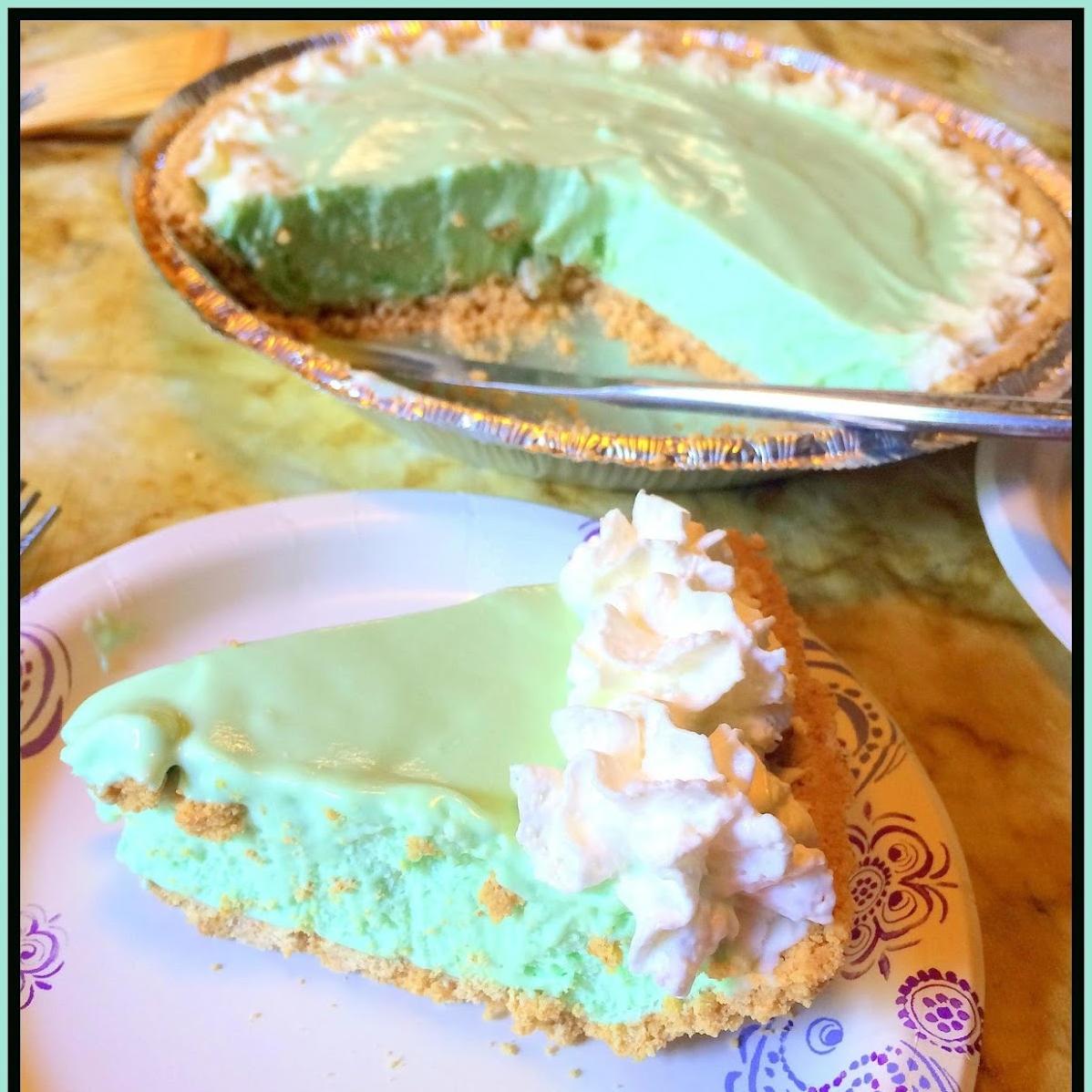  The graham cracker crust adds a delicious crunch!