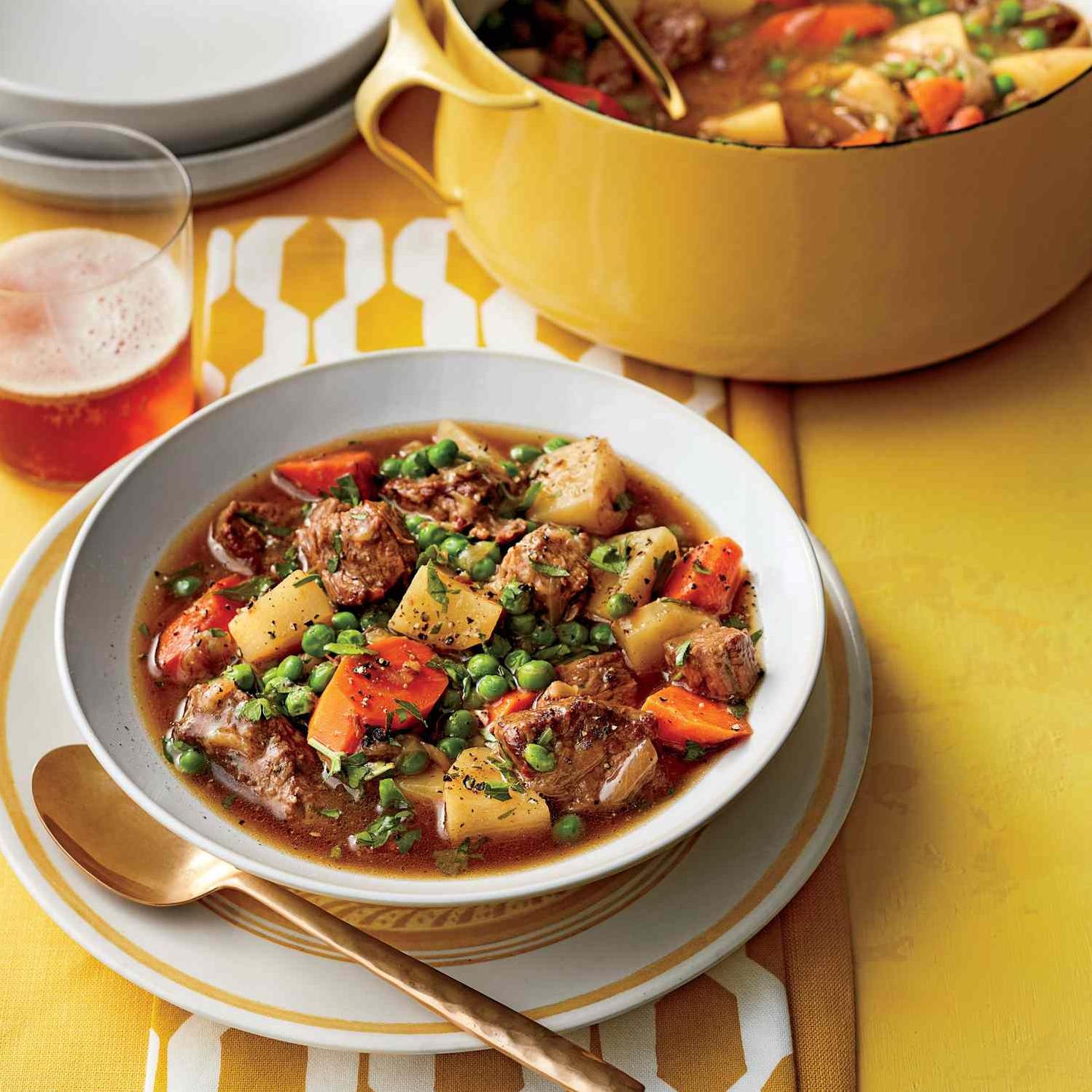  Top the stew with a sprinkle of fresh parsley for a pop of color and flavor.