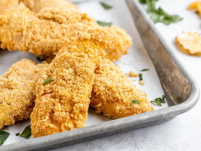  Who says low carb has to mean low flavor? Not with these fried chicken strips, y'all!